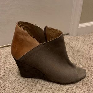 Diba True wedges size 10